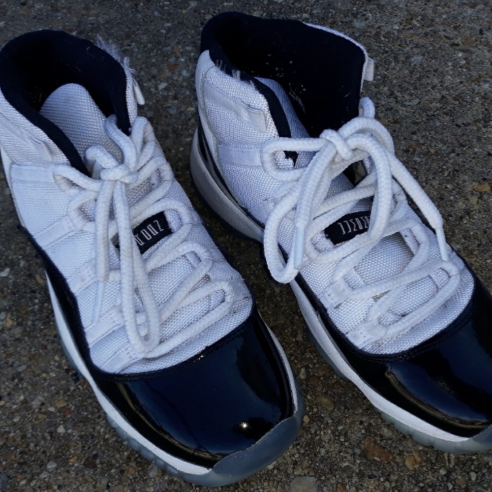 Nike Air Jordan 11 Retro Concord White/Black